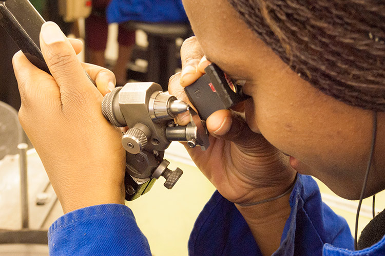 Learn to polish diamonds with our Diamond Polishing Course